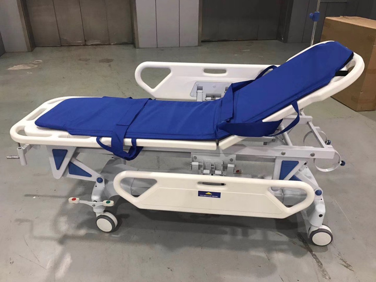 Giường bệnh tay quay