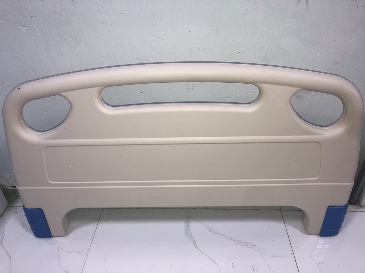 Giường bệnh cho người gi&agrave;