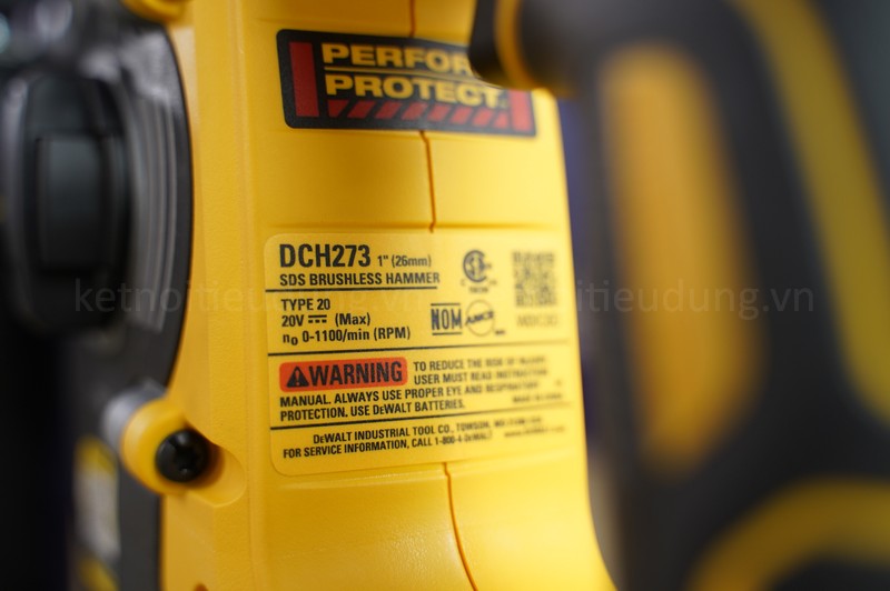 Thương hiệu	DeWalt Công nghệ	Mỹ Điện thế Pin	18 - 20V Max Tốc độ không tải	0–1,100 v/p Tốc độ đập	0–4,600 l/p Lực đập	2.1 J Đầu kẹp	SDS Plus Trọng lược	6,8 Kg Phụ kiện kềm theo	Đế xạc nhanh DCB115, 2 Pin 4.0 Ah DCB182, Túi đựng máy