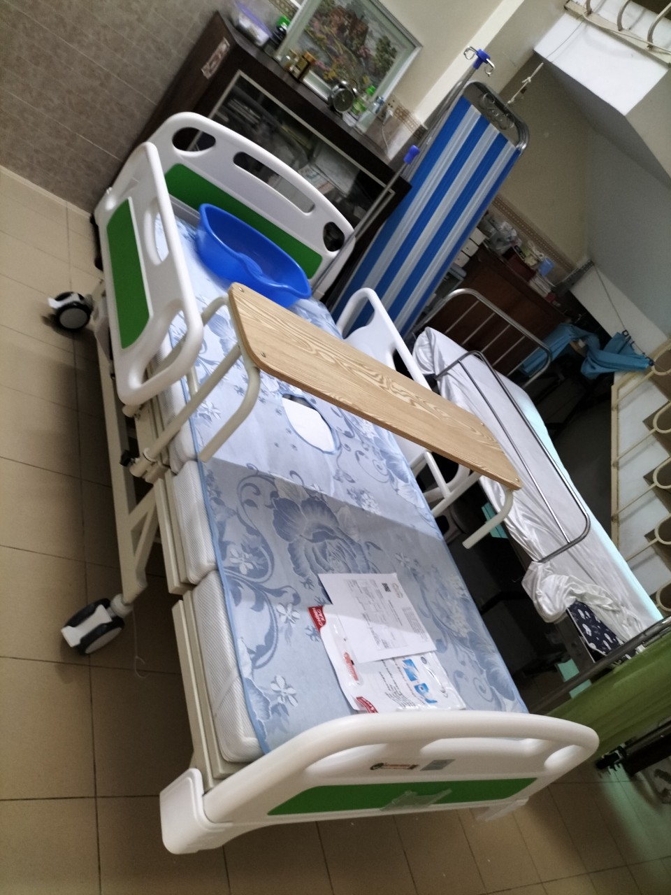 Giường y tế điện