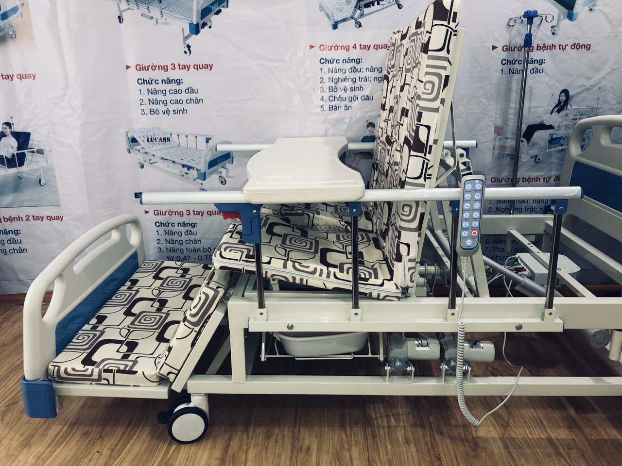Giường bệnh nh&acirc;n đa năng