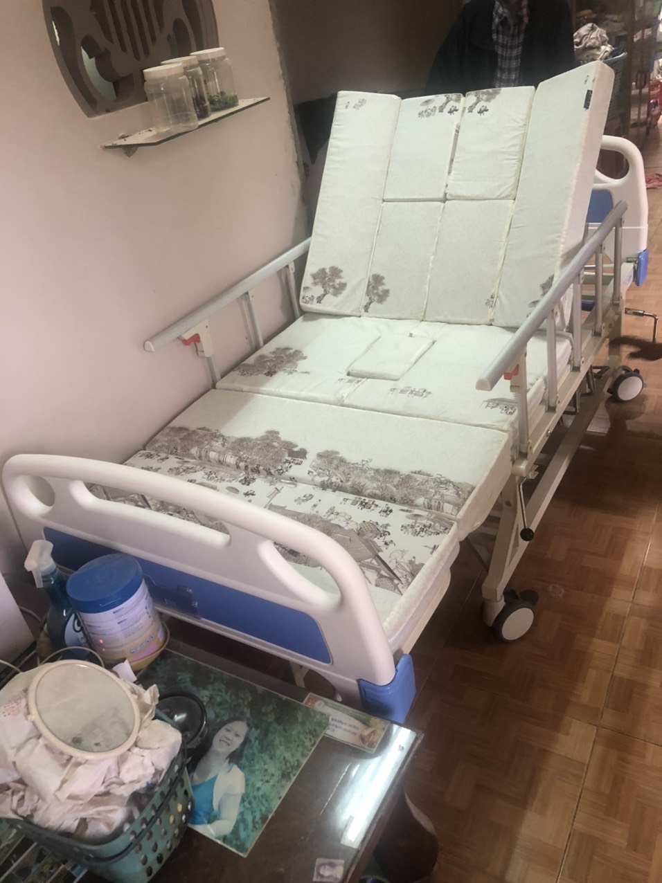 Giường cho người gi&agrave;